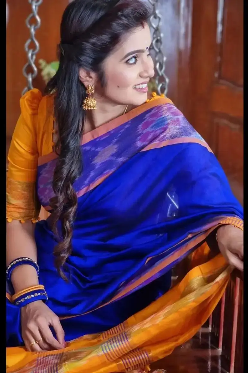 Tamil TV Actress Srithika Photos In Blue Saree Yellow Blouse